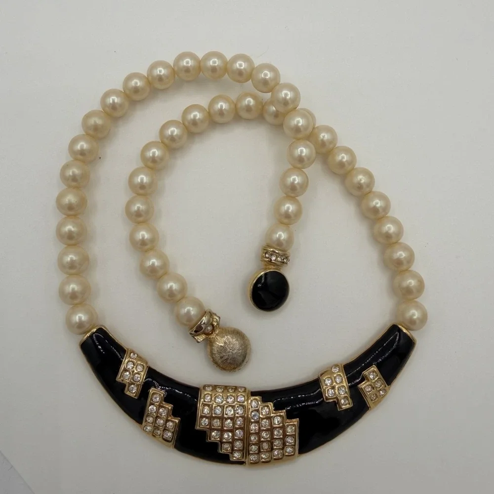 Vintage 1980s Faux Pearl Black‎ Enamel Rhinestone Statement Necklace Spring